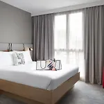 Moxy Paris