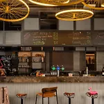 Moxy Paris 4* 克拉马