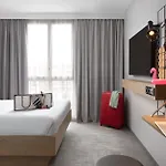 酒店 Moxy Paris 克拉马