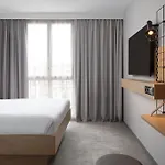 Moxy Paris