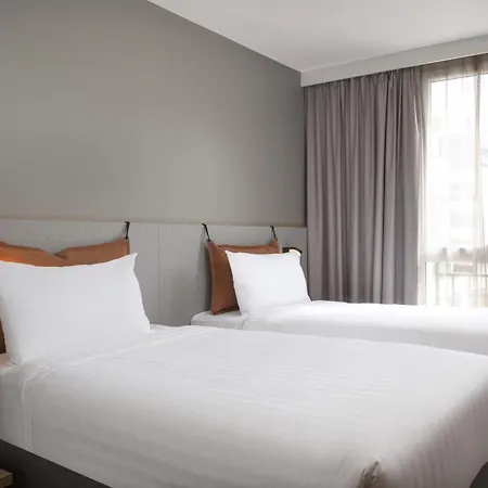 Moxy Paris Hotel 3*