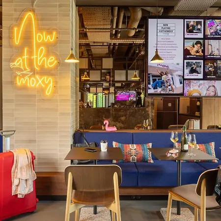 Moxy Paris