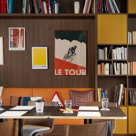 Hotel Moxy Paris Clamart