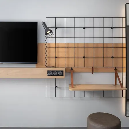 Moxy Paris 4*