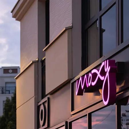 Hotel Moxy Paris