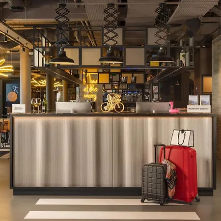 Moxy Paris Hotel 4*