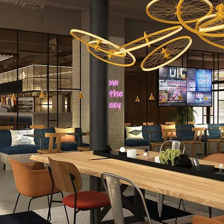 Moxy Paris Hotel Clamart