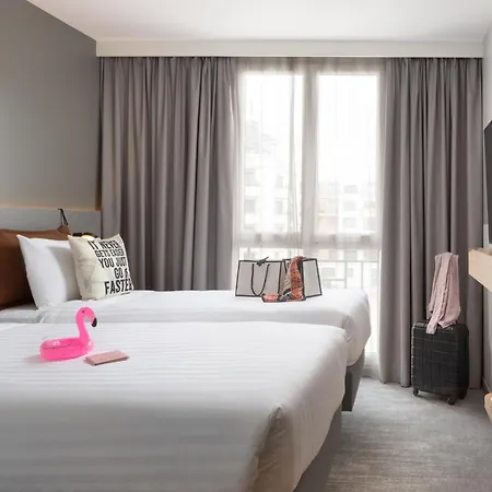 Hotel Moxy Paris 3*