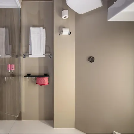 Hotel Moxy Paris Clamart