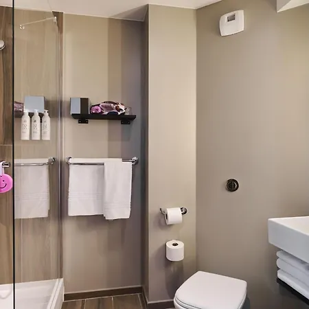 Hotel Moxy Paris