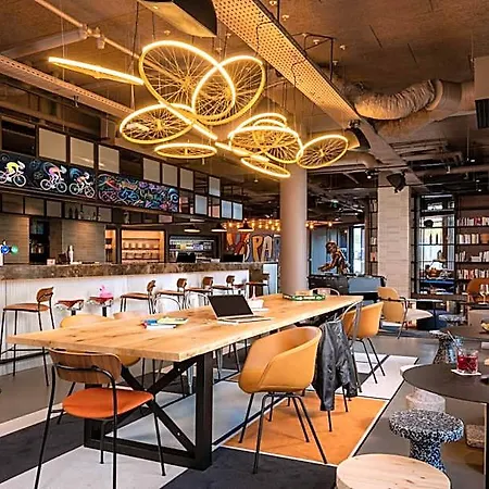 Hotel Moxy Paris