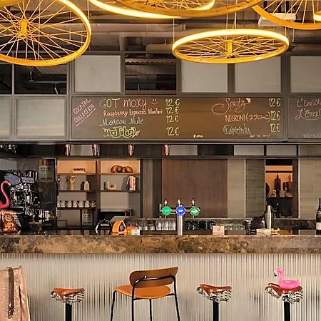 Hotel Moxy Paris 4*