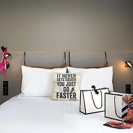 Moxy Paris Hotel