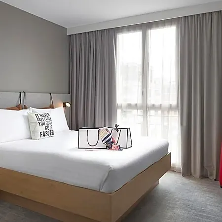 Szálloda Moxy Paris 4*