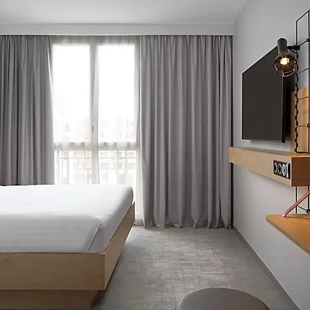 Moxy Paris