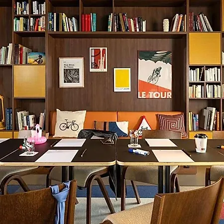 Moxy Paris Szálloda 4*