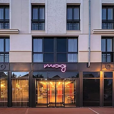 Hotel Moxy Paris