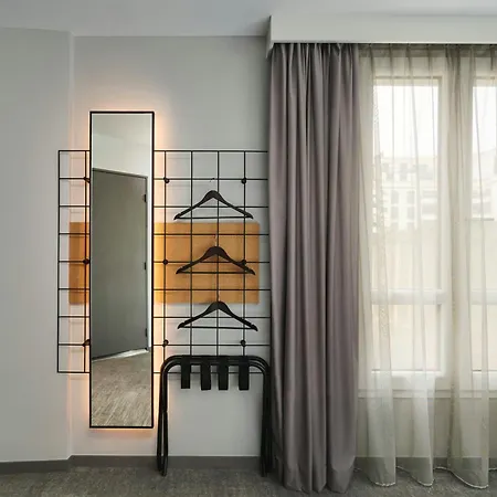 Moxy Paris Hotel 4*