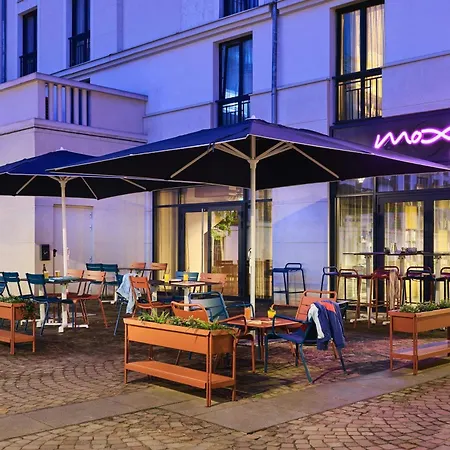 Moxy Paris Hotel 4*