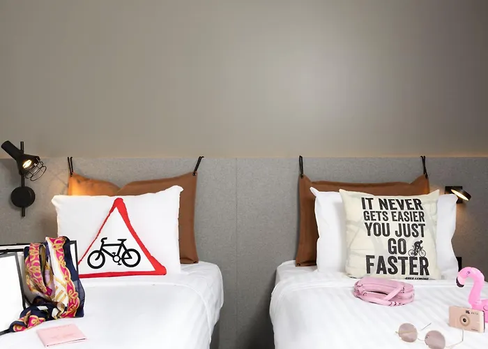 ホテル Moxy Paris 4*