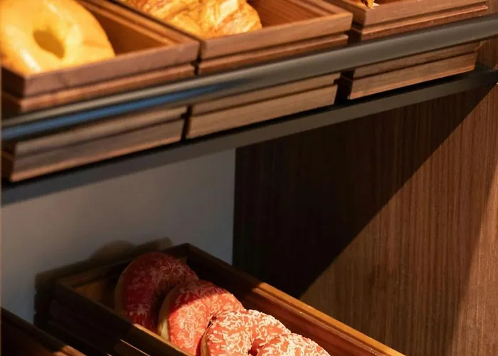 ホテル Moxy Paris クラマール