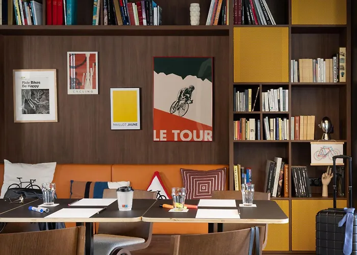 Moxy Paris クラマール