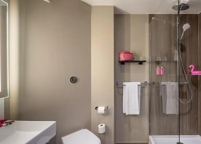 ホテル Moxy Paris