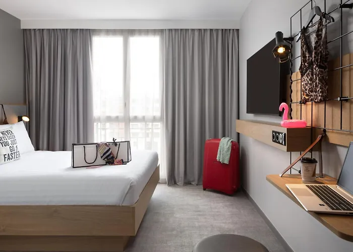 Moxy Paris ホテル クラマール